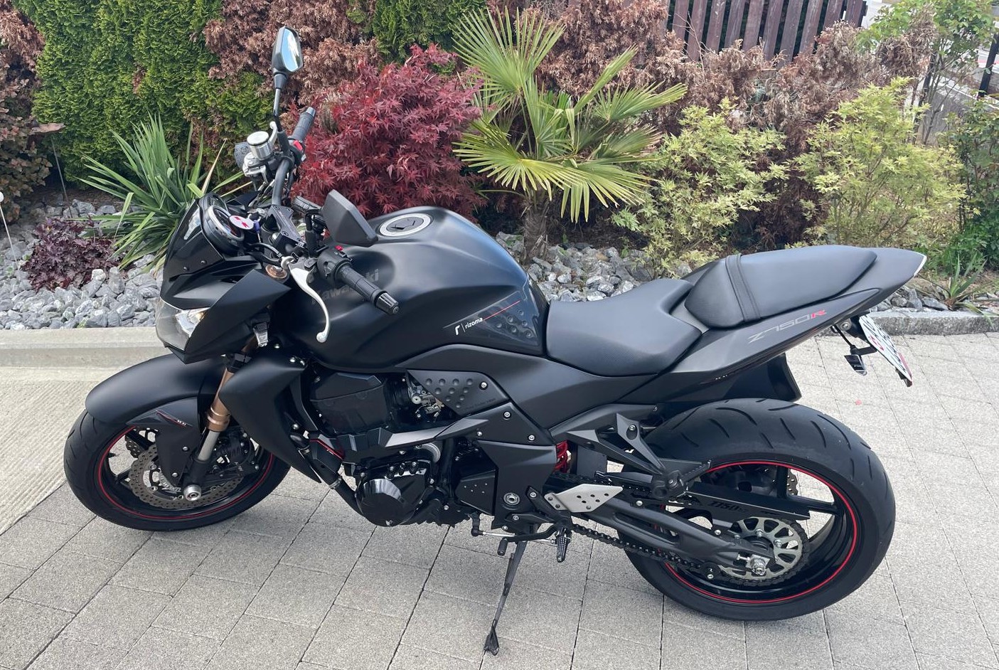 KAWASAKI Z 750 R ABS Akropovic
