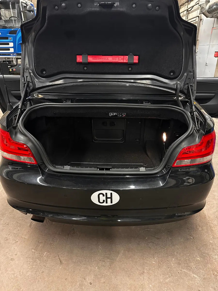 BMW 118i Cabrio E88, Winterreifen, exzellenter Zustand BMW BMW 1er Reihe E88 Cabrio 118i