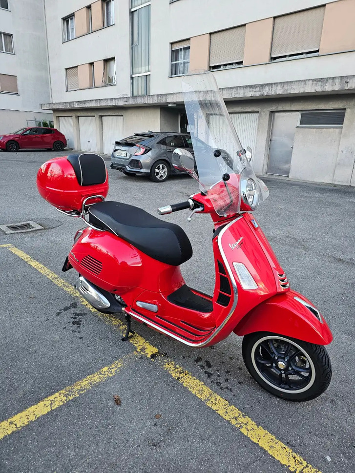 PIAGGIO Vespa GTS 300 ABS kaufen in der Schweiz PIAGGIO PIAGGIO Vespa GTS 300 ABS