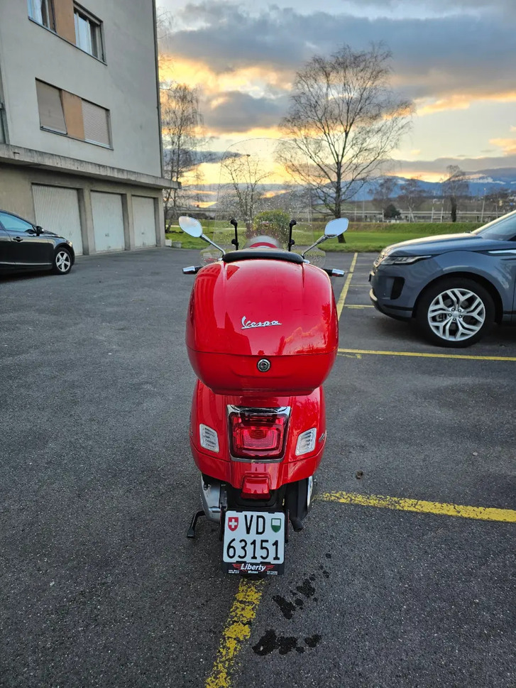 PIAGGIO Vespa GTS 300 ABS kaufen in der Schweiz PIAGGIO PIAGGIO Vespa GTS 300 ABS