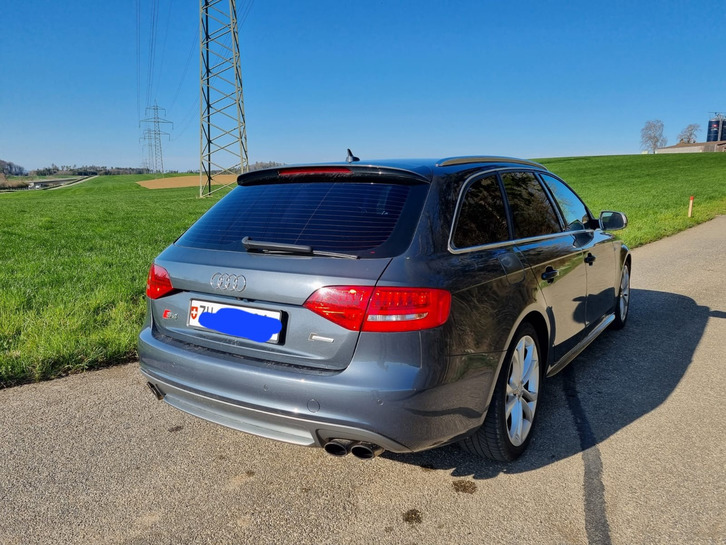 Audi S4 Avant 3.0 TFSI quattro mit Vollausstattung Audi Audi S4 Avant 3.0 V6 TFSI quattro S-Tronic