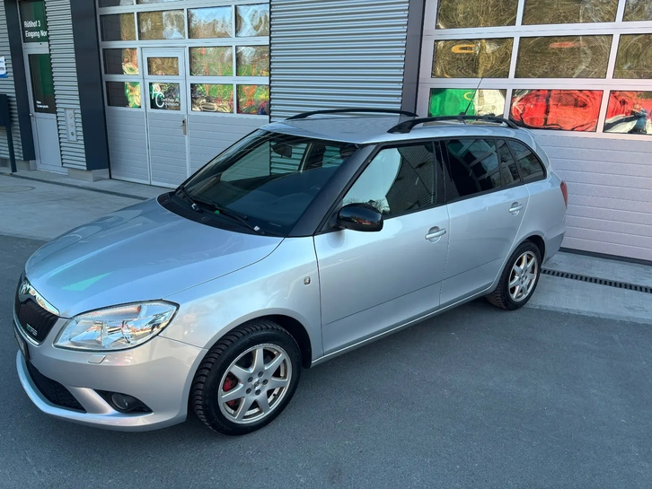 Skoda Fabia Combi 1.4 TSI RS DSG | Top Ausstattung Skoda Skoda Fabia Combi 1.4 TSI RS DSG
