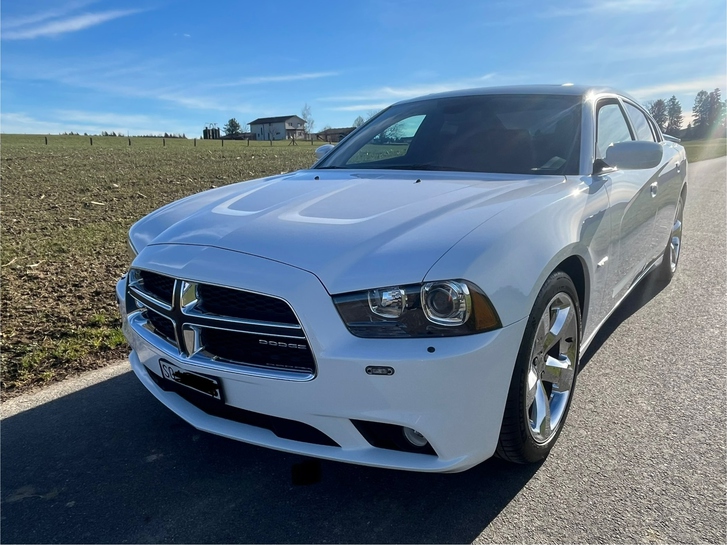 Dodge Charger 5.7 R/T Hemi V8 in Top Zustand DODGE DODGE Charger 5.7 R/T Hemi V8