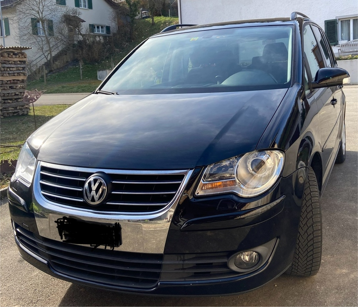 VW CrossTouran 2.0 TDI DSG - Familienauto im Top-Zustand VW VW CrossTouran 2.0 TDI DPF 140 DSG