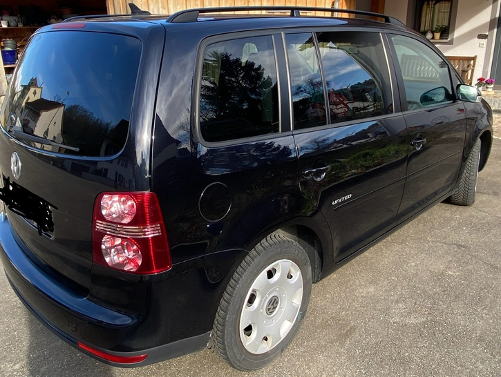 VW CrossTouran 2.0 TDI DSG - Familienauto im Top-Zustand VW VW CrossTouran 2.0 TDI DPF 140 DSG