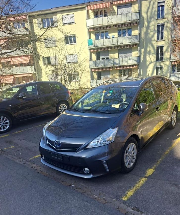Sparsamer Toyota Prius+ Wagon 1.8 VVTi HSD Luna Toyota Toyota Prius+ Wagon 1.8 VVTi HSD Luna
