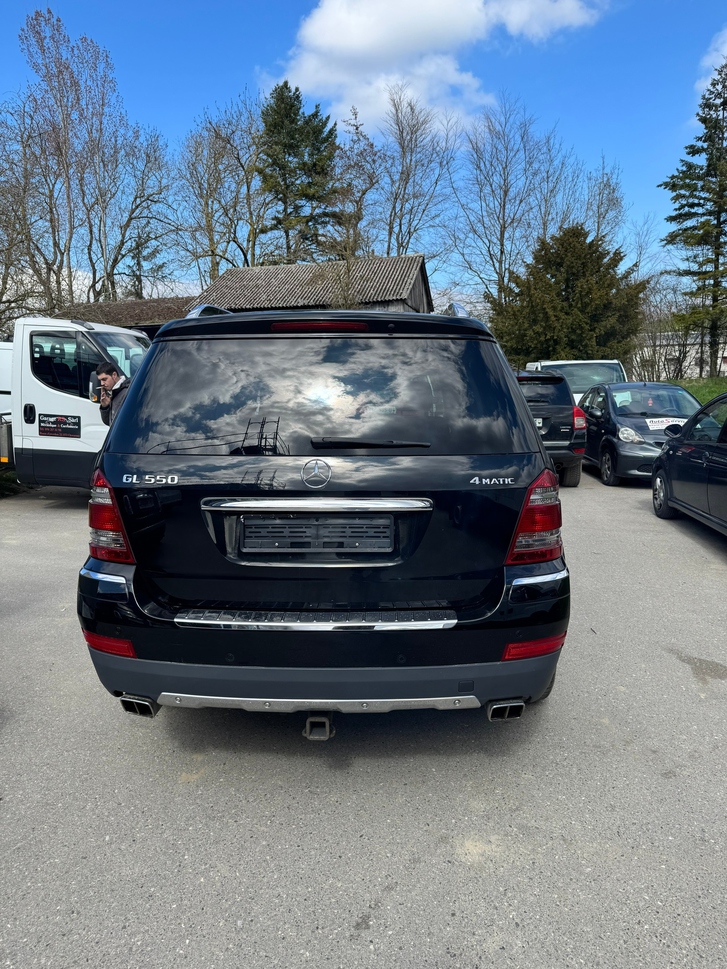 Mercedes-Benz GL 550