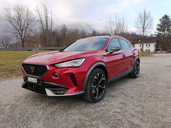 CUPRA Formentor 1.4 eHybrid VZ DSG in Rot, Top-Ausstattung CUPRA CUPRA Formentor 1.4 eHybrid VZ DSG