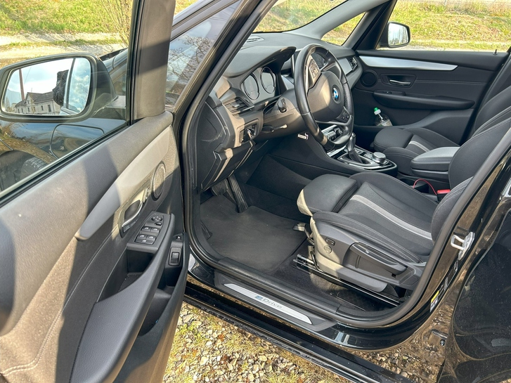 BMW 225xe Active Tourer Hybrid - Top Ausstattung BMW BMW 2er Reihe F45 Active Tourer 225xe
