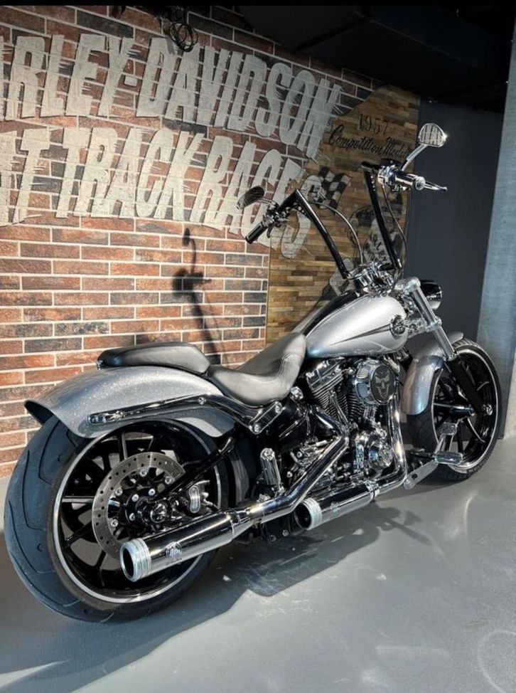 Harley-Davidson FXSB Breakout 103 ABS - Top Zustand HARLEY-DAVIDSON HARLEY-DAVIDSON FXSB Breakout 103 ABS