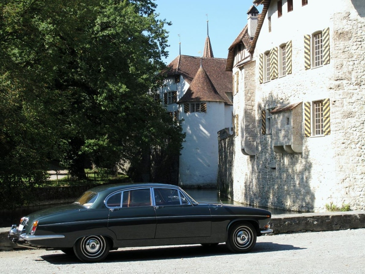 Klassischer Jaguar 420 G - Eleganz und Geschichte Jaguar Jaguar 420 G