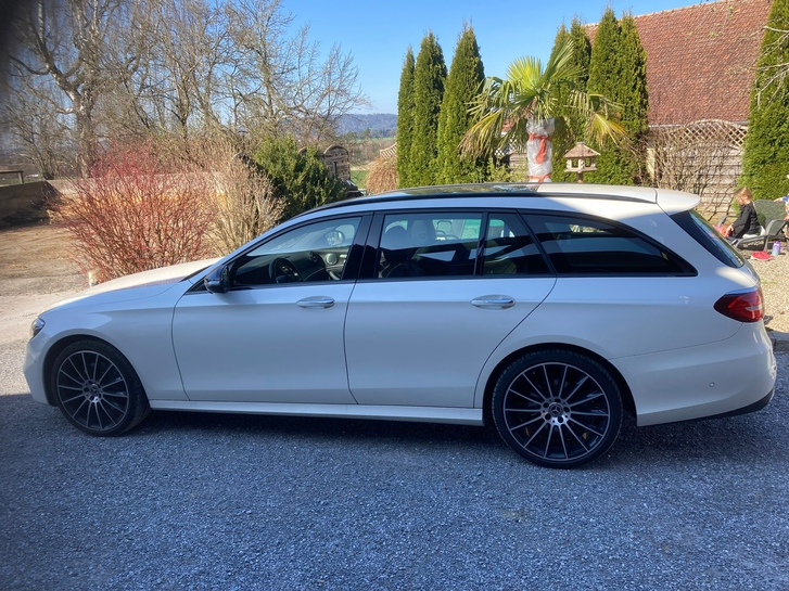 Mercedes-Benz E 220 d AMG Line Kombi 4Matic Mercedes-Benz Mercedes-Benz E-Klasse S213 Kombi E 220 d Swiss Star AMG Line 4matic