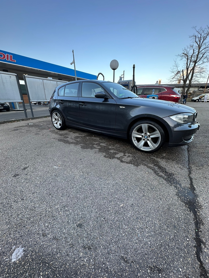 BMW 1er E87 120i - M Sport, Top Ausstattung BMW BMW 1er Reihe E87 120i