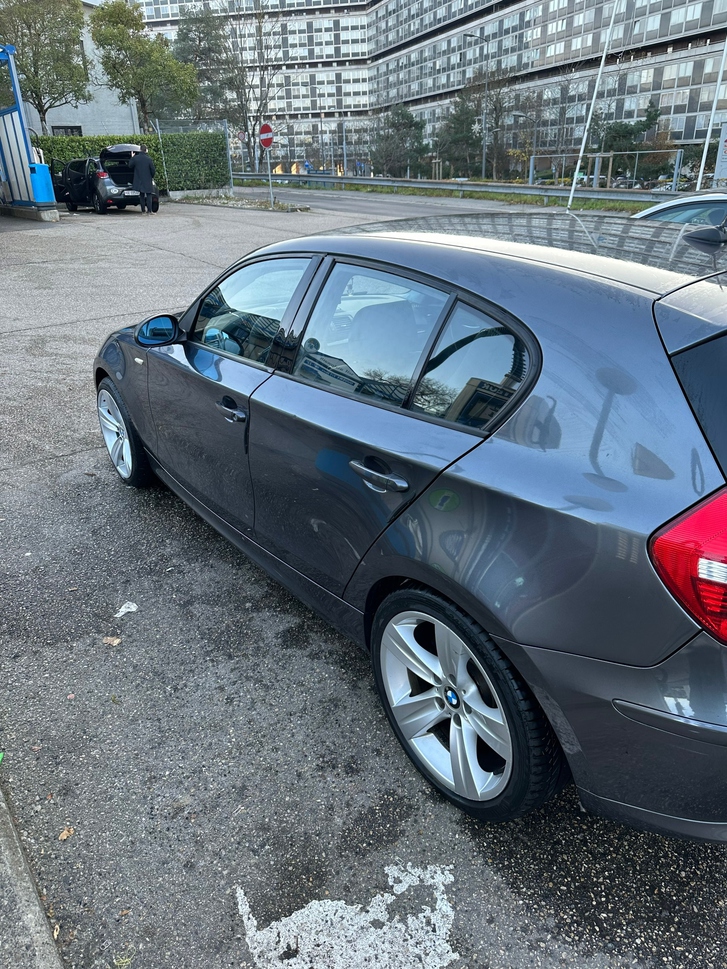 BMW 1er E87 120i - M Sport, Top Ausstattung BMW BMW 1er Reihe E87 120i