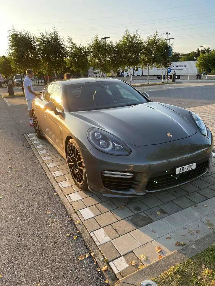 Porsche Panamera 4.8 V8 Turbo S - Luxuriöser Gebrauchter Porsche Porsche Panamera 4.8 V8 Turbo S PDK