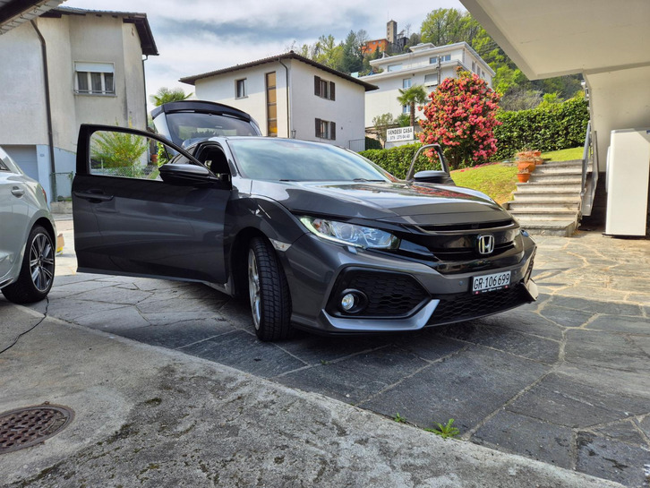 Honda Civic 1.0 VTEC Turbo Executive - Top Features Honda Honda Civic 1.0 VTEC Turbo Executive