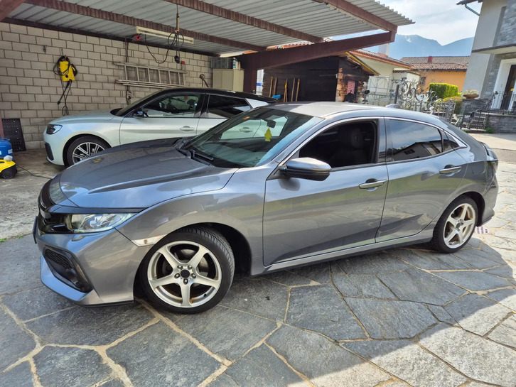 Honda Civic 1.0 VTEC Turbo Executive - Top Features Honda Honda Civic 1.0 VTEC Turbo Executive