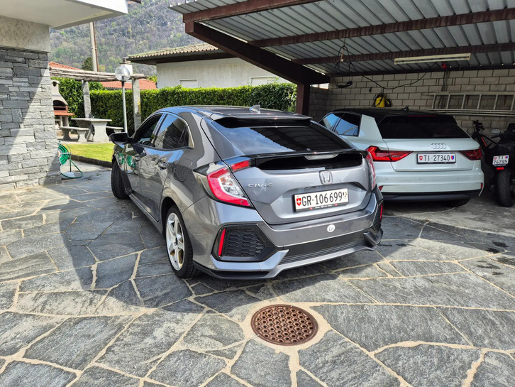 Honda Civic 1.0 VTEC Turbo Executive - Top Features Honda Honda Civic 1.0 VTEC Turbo Executive