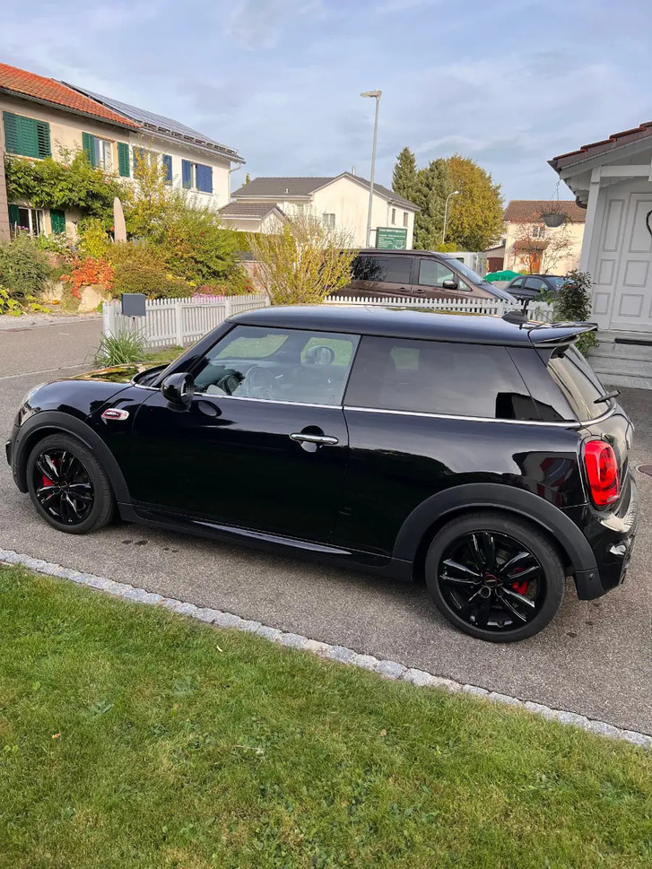 Mini Cooper John Works 2.0i - Top Zustand, ab Service Mini Mini Mini F56 2.0i John Cooper Works SAG