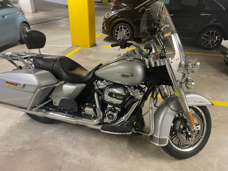 Harley Davidson Road King 107 ABS - Top Zustand Harley Davidson Harley Davidson FLHR Road King 107 ABS