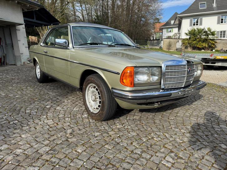 Mercedes-Benz C123 Coup 280 CE - Rares Schmuckstück Mercedes-Benz Mercedes-Benz C123 Coupé 280 CE