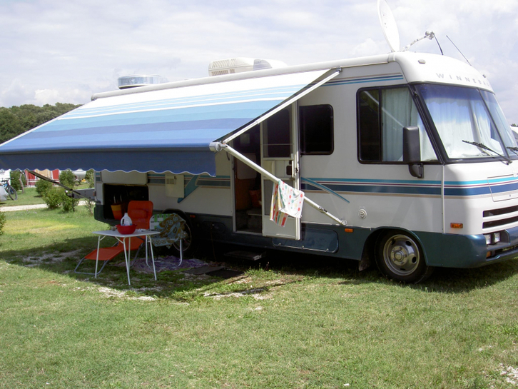 Luxuriöses Winnebago Wohnmobil - Top Zustand WINNEBAGO WINNEBAGO 6.4 TD P30