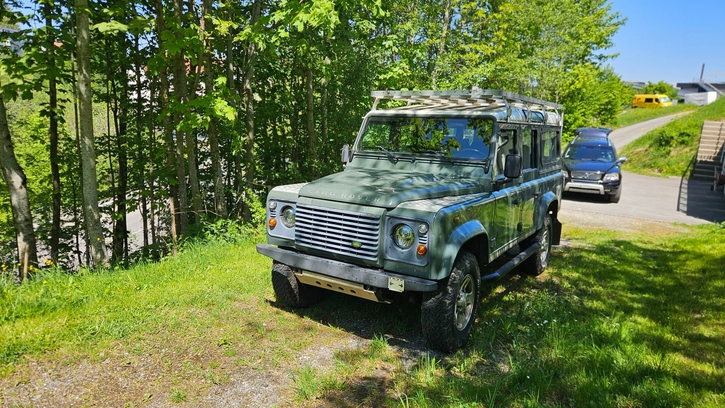 Land Rover Defender 110 2.4 Tdi SW in Top-Zustand Land Rover Land Rover Defender 110 2.4 Tdi SW