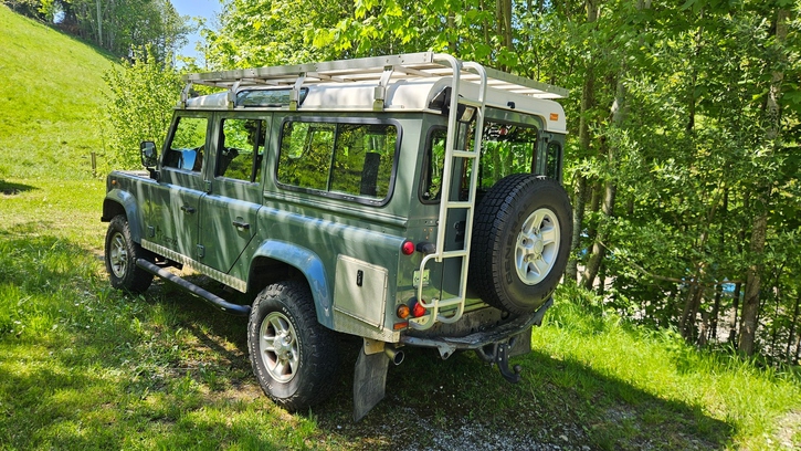 Land Rover Defender 110 2.4 Tdi SW in Top-Zustand Land Rover Land Rover Defender 110 2.4 Tdi SW