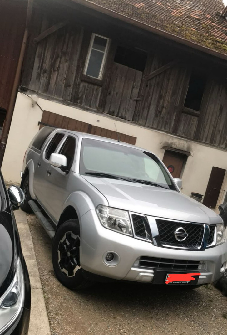 Nissan Navara 2.5 dCi Double Cab SE zu verkaufen Nissan Nissan Navara 2.5 dCi Double Cab SE
