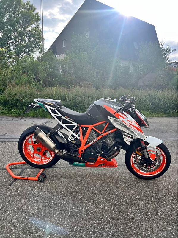 KTM 1290 Superduke R - Top Zustand, Neue Reifen КТМ КТМ 1290 Superduke R