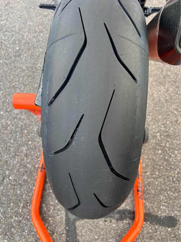 KTM 1290 Superduke R - Top Zustand, Neue Reifen КТМ КТМ 1290 Superduke R