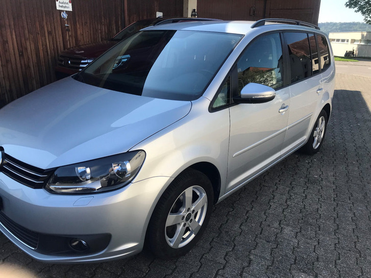 VW Touran 1.6 TDI 105 PS DSG, top ausgestattet VW VW Touran 1.6 TDI 105 Trendline. DSG