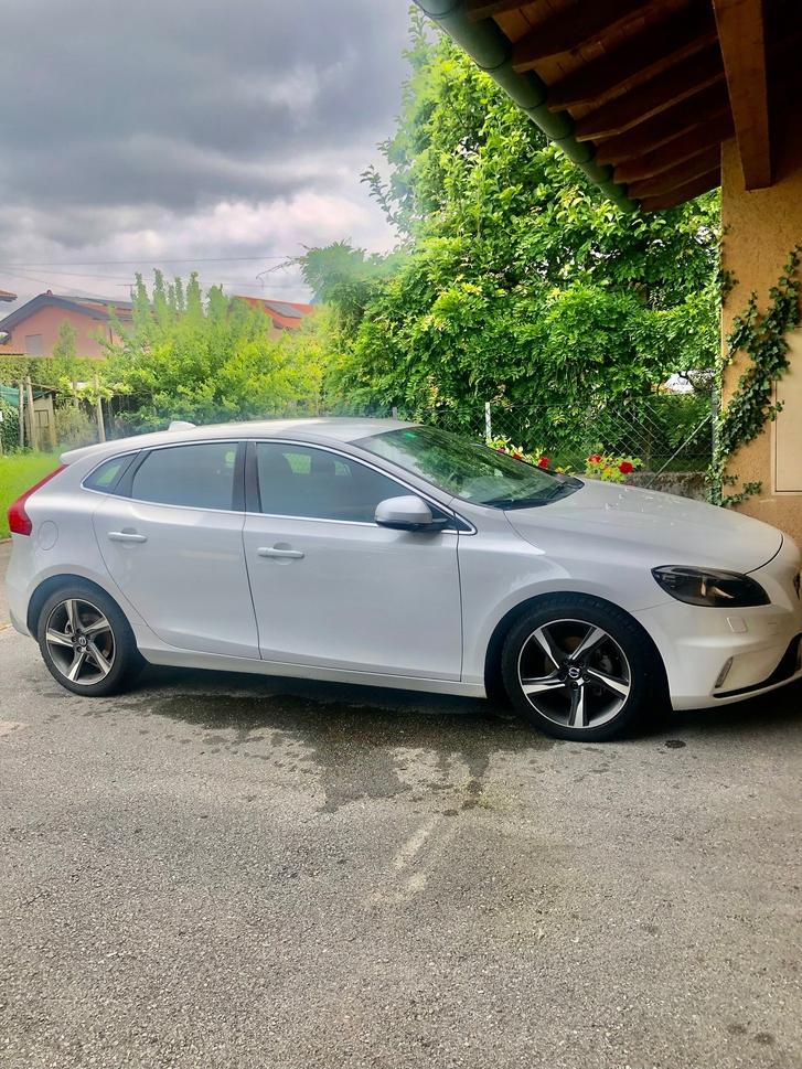 Volvo V40 2.0 D2 Kinetic Neuangebot 2025 Volvo Volvo V40 2.0 D2 Kinetic S/S