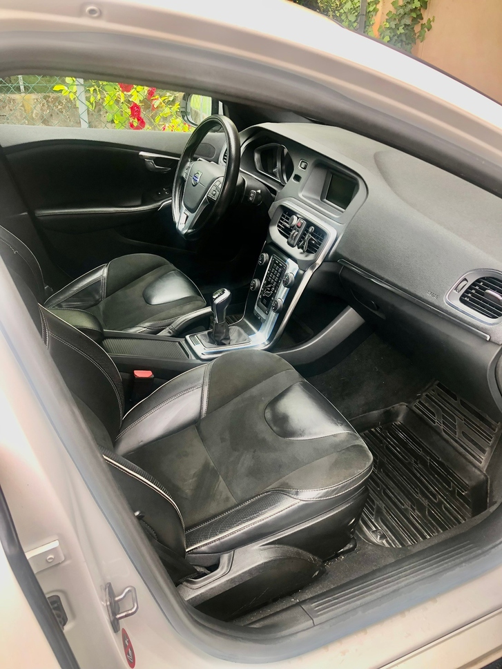 Volvo V40 2.0 D2 Kinetic Neuangebot 2025 Volvo Volvo V40 2.0 D2 Kinetic S/S