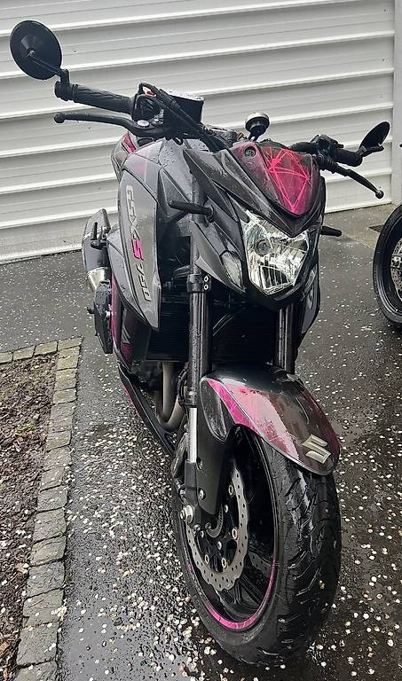 Suzuki GSX-S 750W 2021, gepflegt, 26.763 km, Meinier Suzuki Suzuki GSX-S 750 W