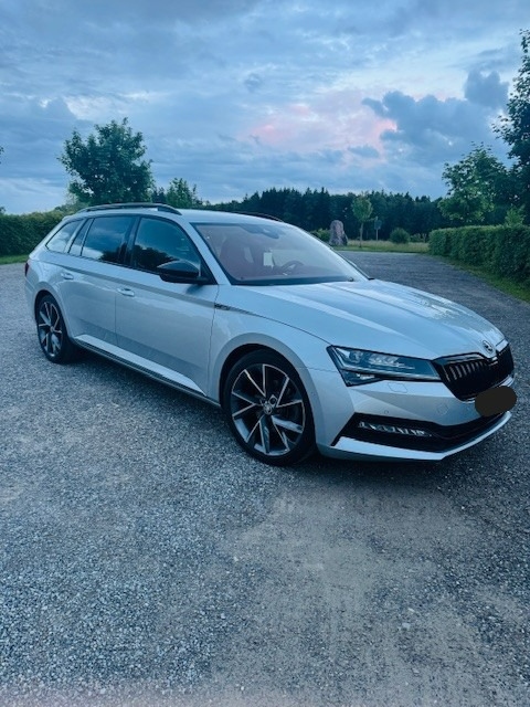 Skoda Superb Combi 2.0 TDI SportLine 4x4 DSG Skoda Skoda Superb Combi 2.0 TDI 200 SportLine 4x4 DSG