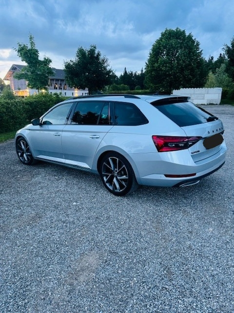 Skoda Superb Combi 2.0 TDI SportLine 4x4 DSG Skoda Skoda Superb Combi 2.0 TDI 200 SportLine 4x4 DSG