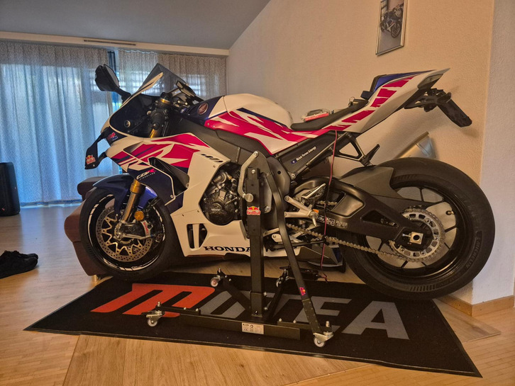 Honda CBR 1000 RR-R SP - Top-Ausstattung, sofort verfügbar HONDA HONDA CBR 1000 RR-R SP