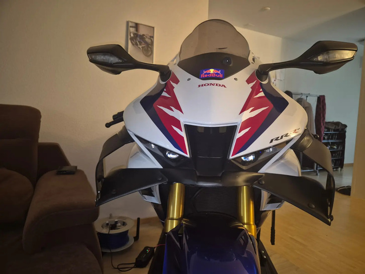 Honda CBR 1000 RR-R SP - Top-Ausstattung, sofort verfügbar HONDA HONDA CBR 1000 RR-R SP