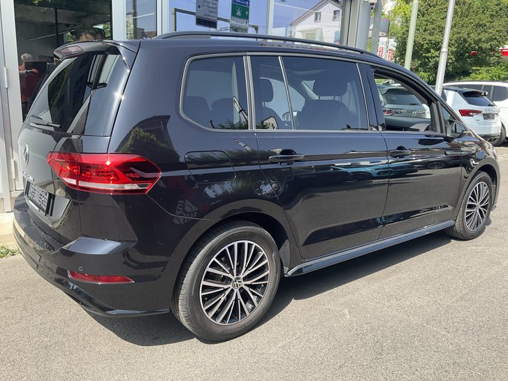 VW Touran 1.5 TSI Highline DSG - Top Ausstattung VW VW Touran 1.5 TSI Highline DSG