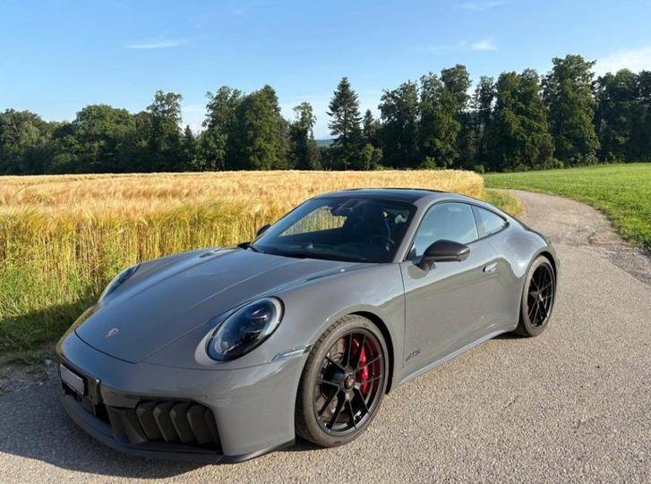 Porsche 911 Carrera 4 GTS PDK - Exklusiv in CH Porsche Porsche 911 Coupé 3.6 Carrera 4 GTS PDK