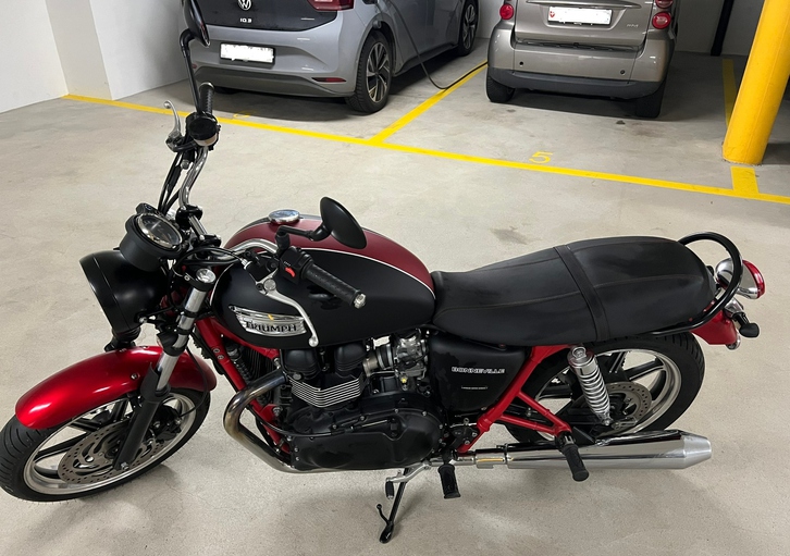 Triumph Bonneville T100 2013 - Neuwertig, Klassiker TRIUMPH TRIUMPH Bonneville 900 i T 100