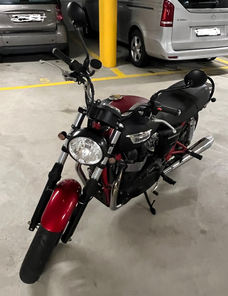 Triumph Bonneville T100 2013 - Neuwertig, Klassiker TRIUMPH TRIUMPH Bonneville 900 i T 100