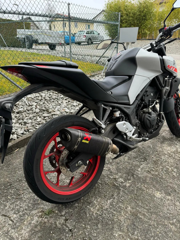 YAMAHA MT-03 ABS 2025 - Top Angebot in der Schweiz YAMAHA YAMAHA MT-03 ABS