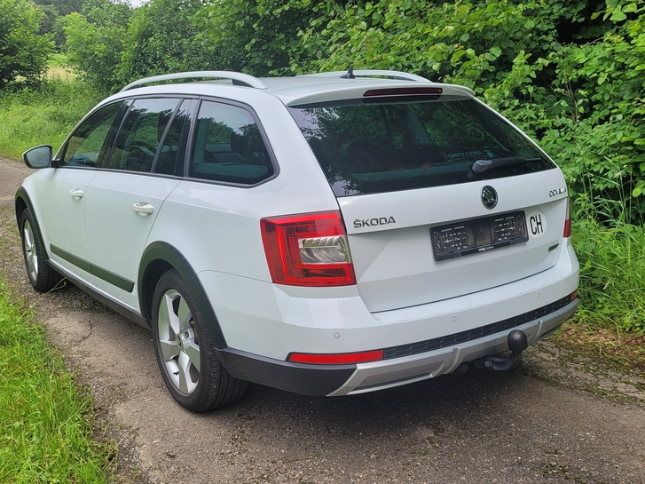 Skoda Octavia Scout 2.0 TDI 4x4 DSG - Top Ausstattung Skoda Skoda Octavia Scout 2.0 TDI 184 4x4 DSG
