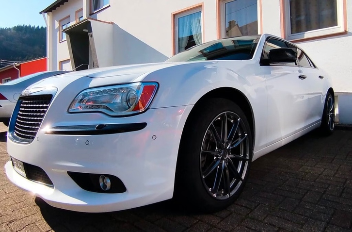 Lancia Thema 3.6 V6 AWD - Seltene Umrstung Lancia Lancia Thema 3.6 V6 Platinum 4x4