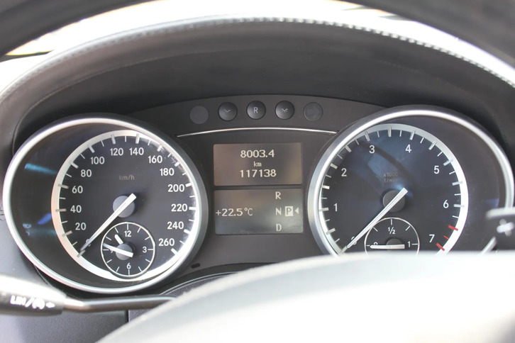 Mercedes-Benz GL-Klasse X164 GL 500 V8
