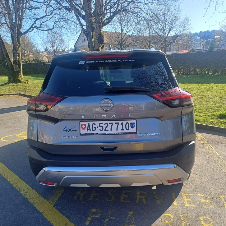 Nissan X-Trail 1.5 Tekna e-4orce 7P - Vollausstattung Nissan Nissan X-Trail 1.5 VC-T Tekna e-4orce 7P