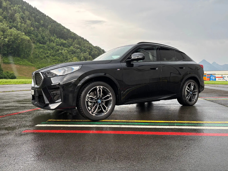 BMW iX2 xDrive30 M Sport - Neuzustand, CH-Garantie BMW BMW iX2 U10 30 xDrive