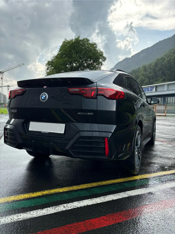 BMW iX2 xDrive30 M Sport - Neuzustand, CH-Garantie BMW BMW iX2 U10 30 xDrive